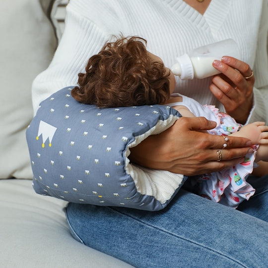 FeedEase™ – Zacht Armkussen voor Comfortabele Borstvoeding