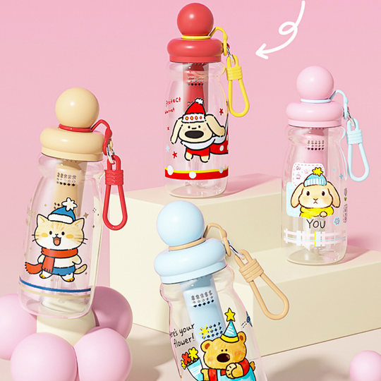 CuteFlow – Cartoon Drinkfles met Filter & Draaglus (750 ml)