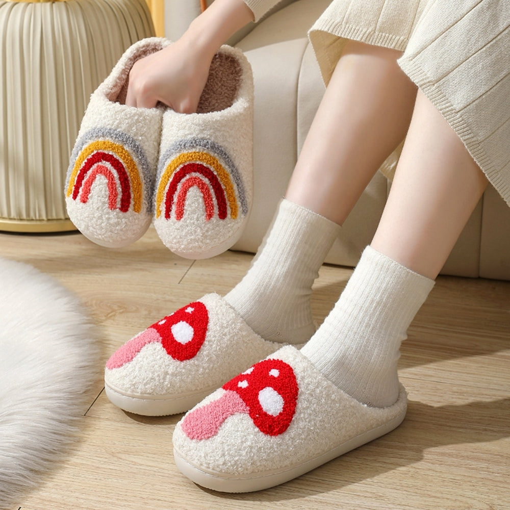 PluisStep – Pluizige Pantoffels met Speelse Motieven