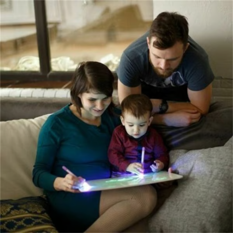 MagicSketch™ – Magisch Tekentablet voor Kinderen met Glowing Lijnen en Herbruikbaar Speelplezier