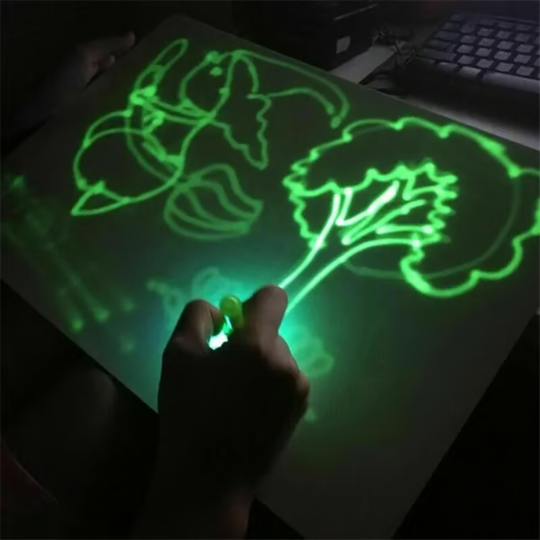 MagicSketch™ – Magisch Tekentablet voor Kinderen met Glowing Lijnen en Herbruikbaar Speelplezier
