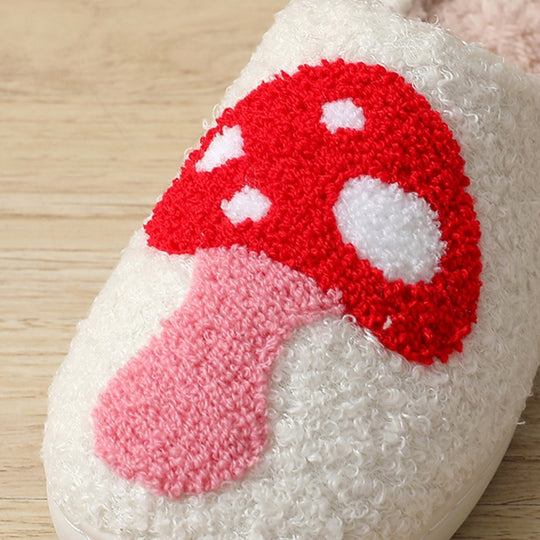 PluisStep – Pluizige Pantoffels met Speelse Motieven