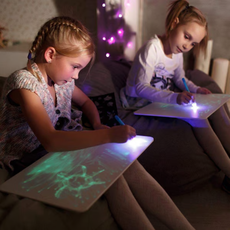 MagicSketch™ – Magisch Tekentablet voor Kinderen met Glowing Lijnen en Herbruikbaar Speelplezier