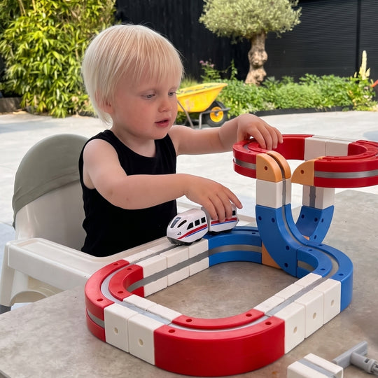 <font dir="auto" style="vertical-align: inherit;"><font dir="auto" style="vertical-align: inherit;">Jouet magnétique pour enfants, double voie électrique, assemblage de train cube magique, pour garçons, bricolage</font></font>