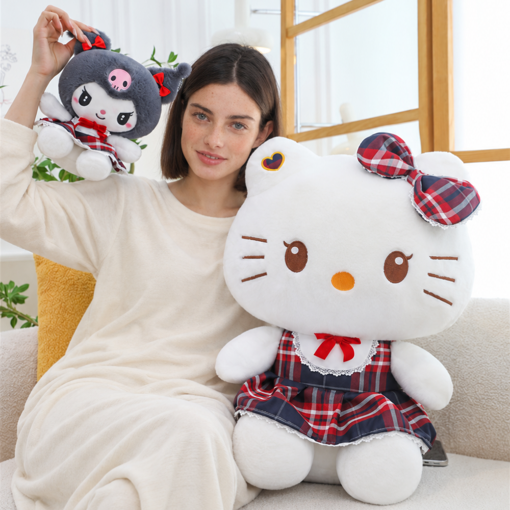 SchoolCuddle – Peluche Douce en Forme de Personnage