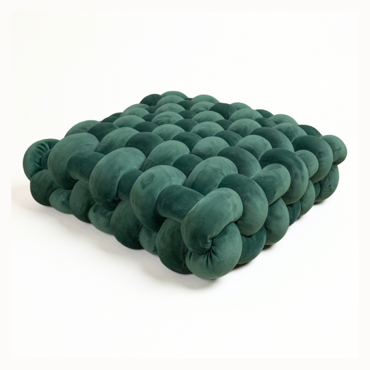 KnotCushion – Gevlochten Sierkussen in Vierkant Design