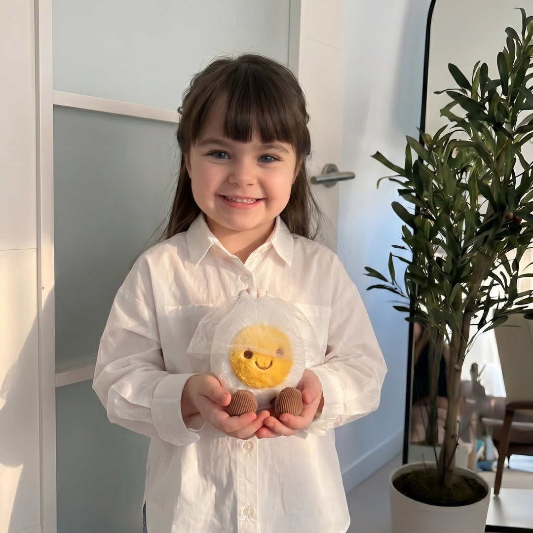 EggBuddy – Ei Karakter Knuffel van Zacht Pluche met Kostuum Design