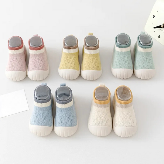 KleineHeld™ – Flexibele Antislip Babyslofjes voor Binnen