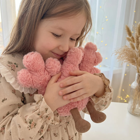 NatureCuddle – Koraal & Bloesem Knuffel