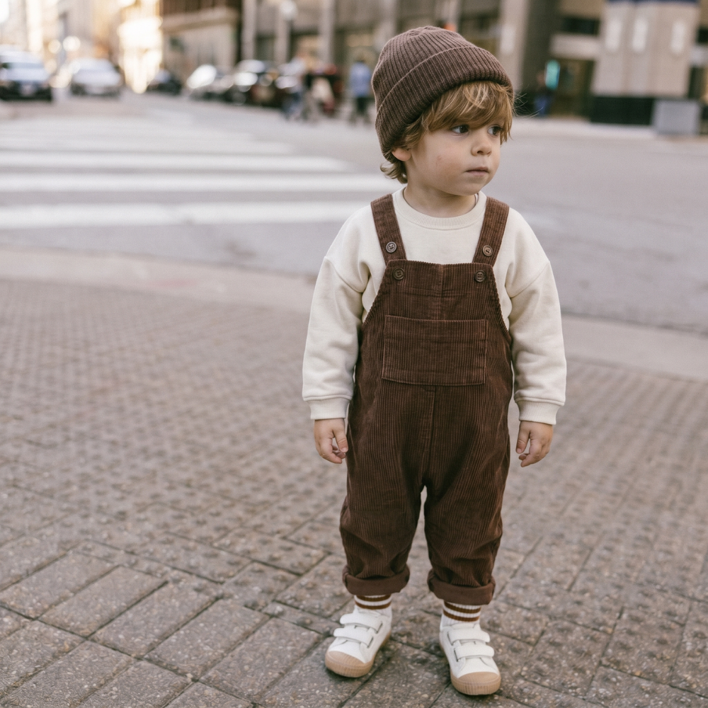 CozyStride – Ribfluwelen Tuinbroek voor Baby’s