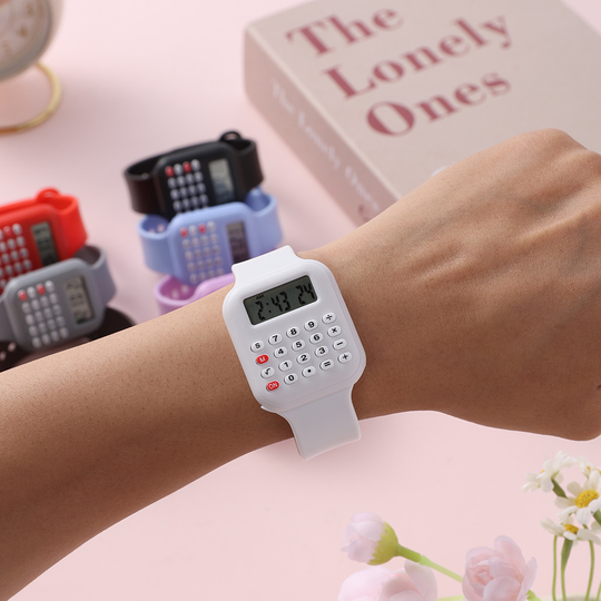 RetroCalc – Digitale Calculator Horloge voor Studenten