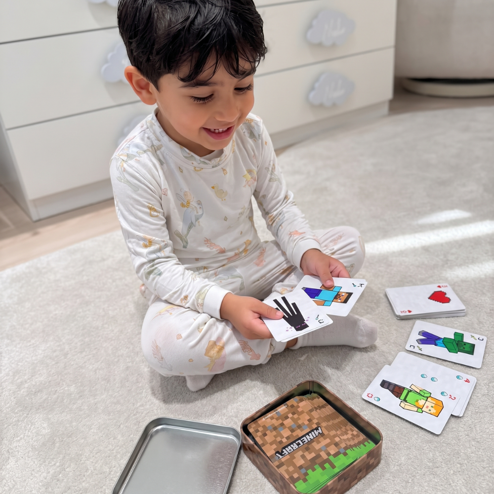 <font dir="auto" style="vertical-align: inherit;"><font dir="auto" style="vertical-align: inherit;">Nouvelles cartes à jouer périphériques du jeu Minecraft, jouet de cartes à jouer de jeu de société pour enfants Minecraft</font></font>