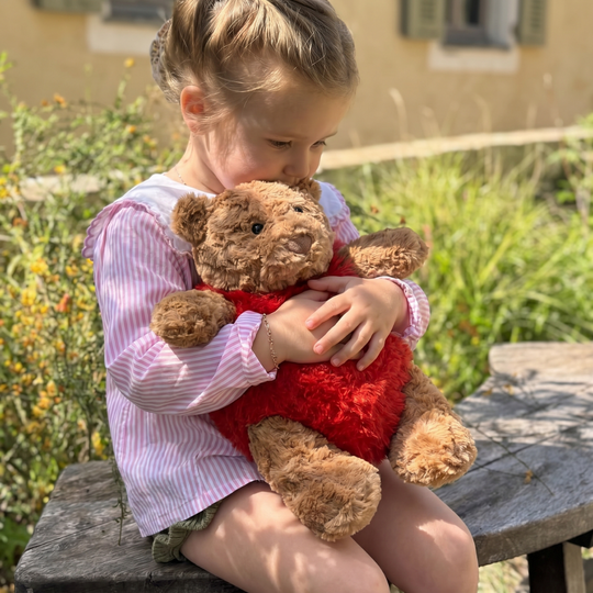 DressyCuddle – Teddybeer Knuffel met Outfit van Zacht Pluche