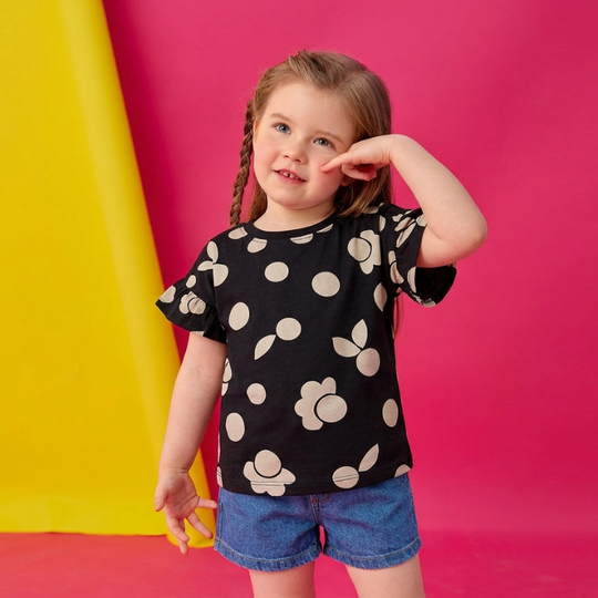 Annika – Bloemen Stippen T-shirt