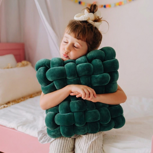 KnotCushion – Gevlochten Sierkussen in Vierkant Design
