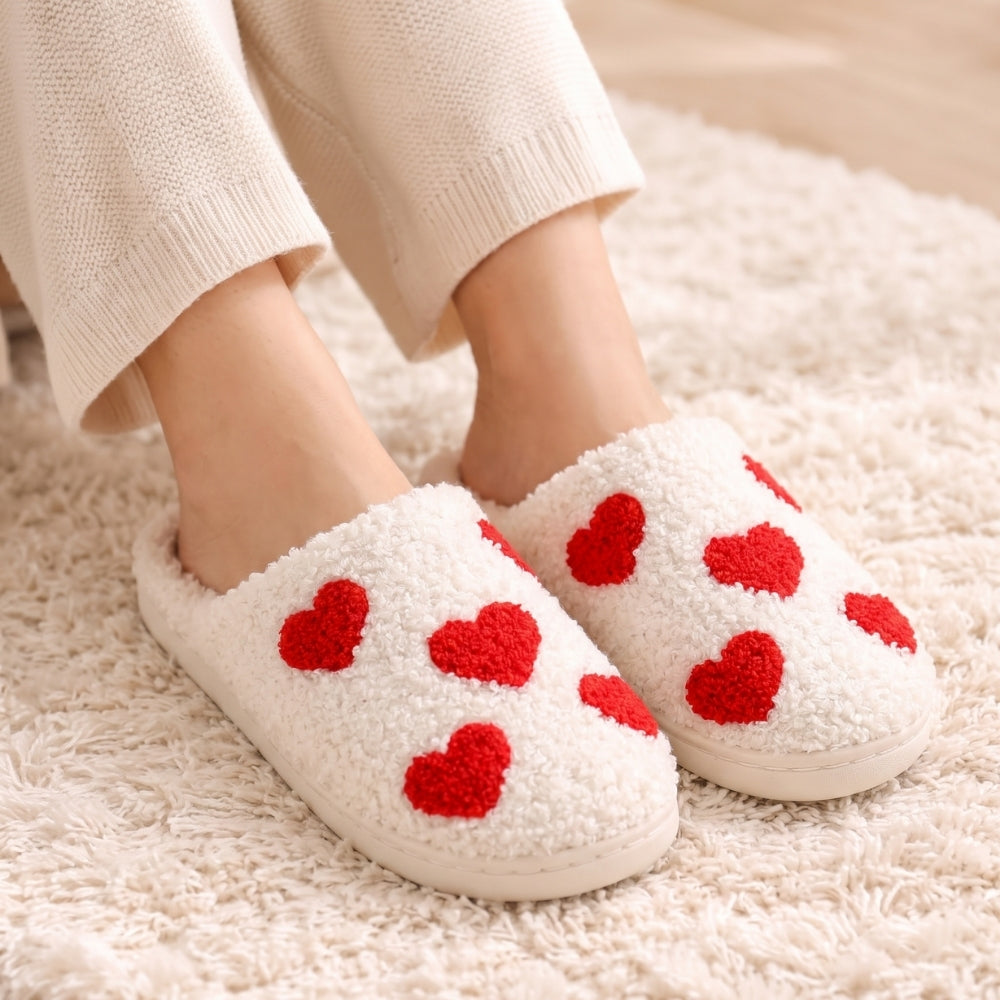 PluisStep – Pluizige Pantoffels met Speelse Motieven