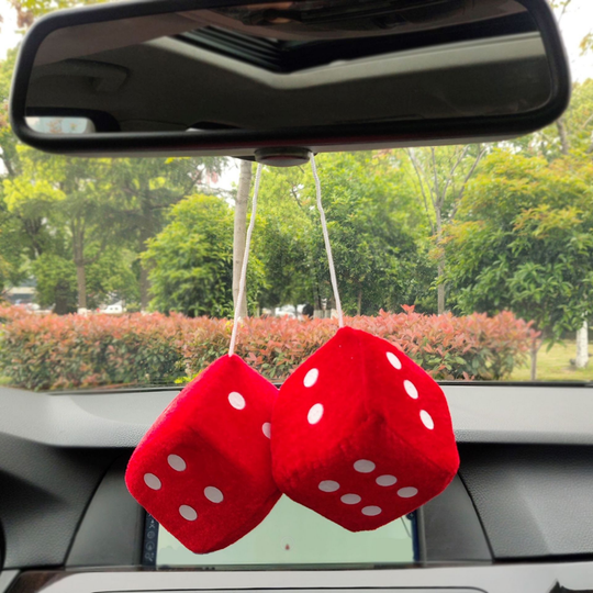 RetroDice – Pluche Dobbelstenen voor Autospiegel