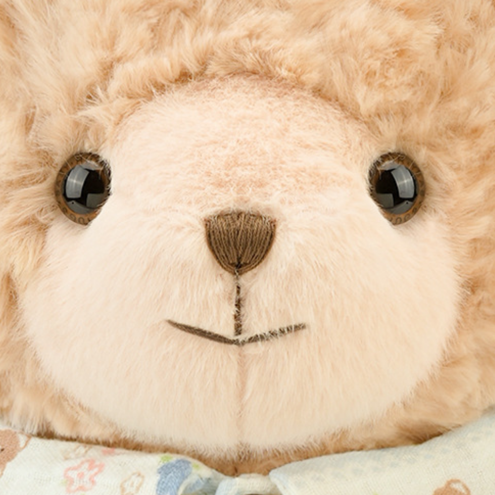TeddyMia – Zachte Teddybeer in Gestreepte Pyjama