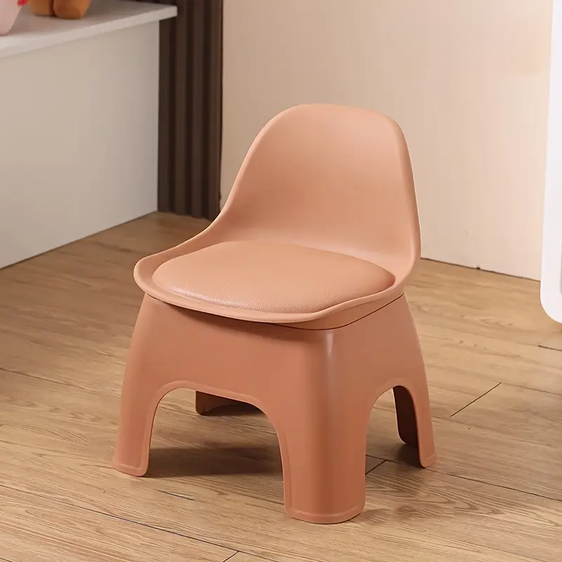 FlexiSeat™ – Klein Plastic Krukje met Rugleuning – Lichtgewicht & Duurzaam Mini Stoeltje