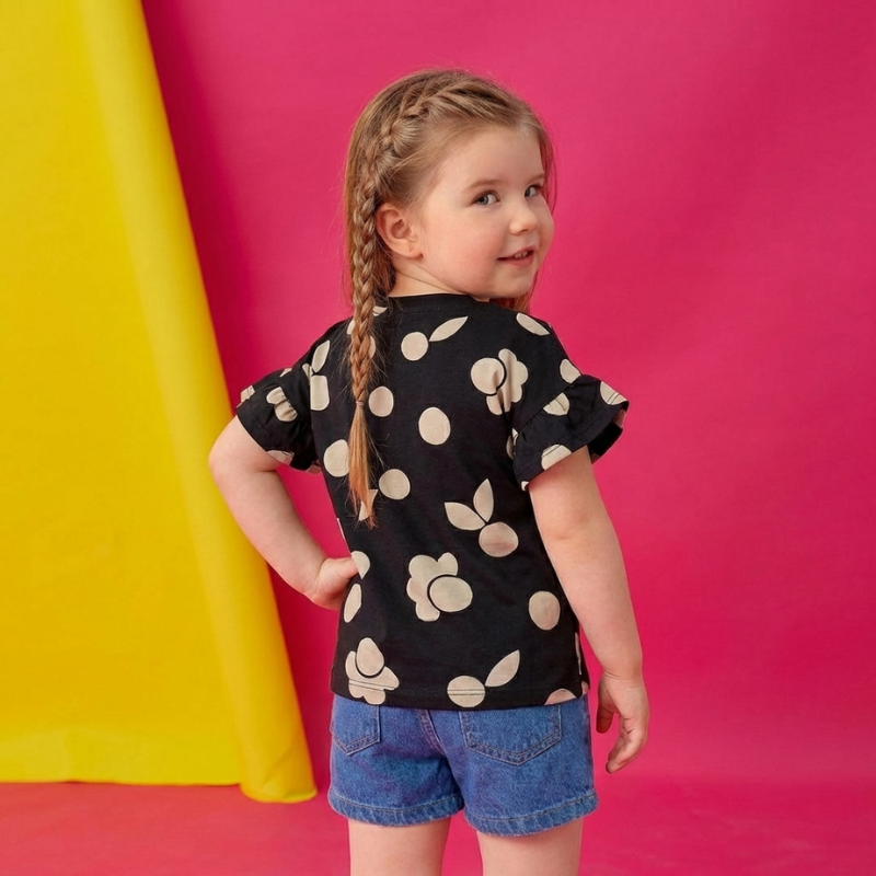 Annika – Bloemen Stippen T-shirt