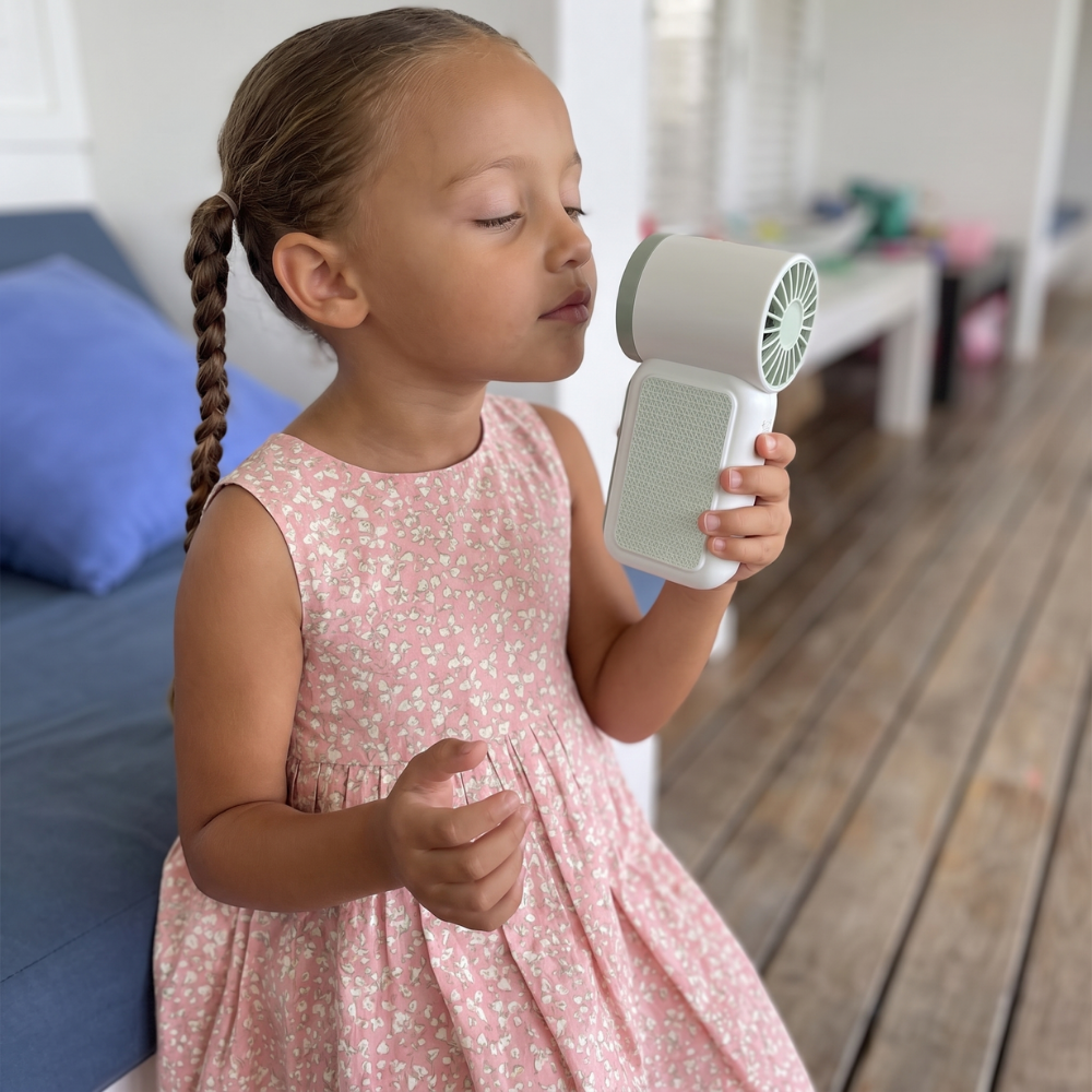TurboBreeze – 3000mAh Mini Handventilator met Digitaal Display