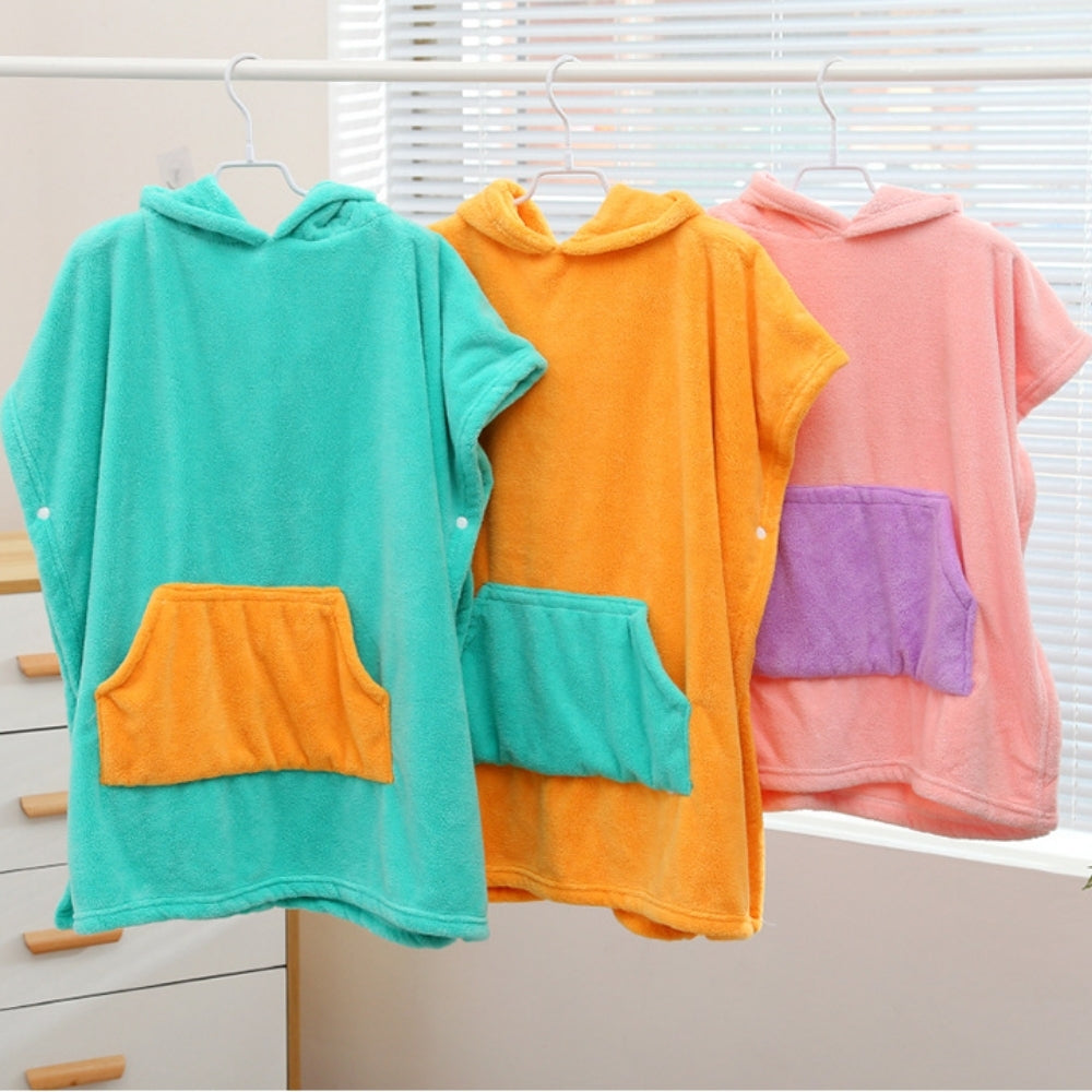 <font dir="auto" style="vertical-align: inherit;"><font dir="auto" style="vertical-align: inherit;">Peignoir de bain portable pour enfants, nouveau style, petit dinosaure, mignon, doux et absorbant, avec capuche.</font></font>