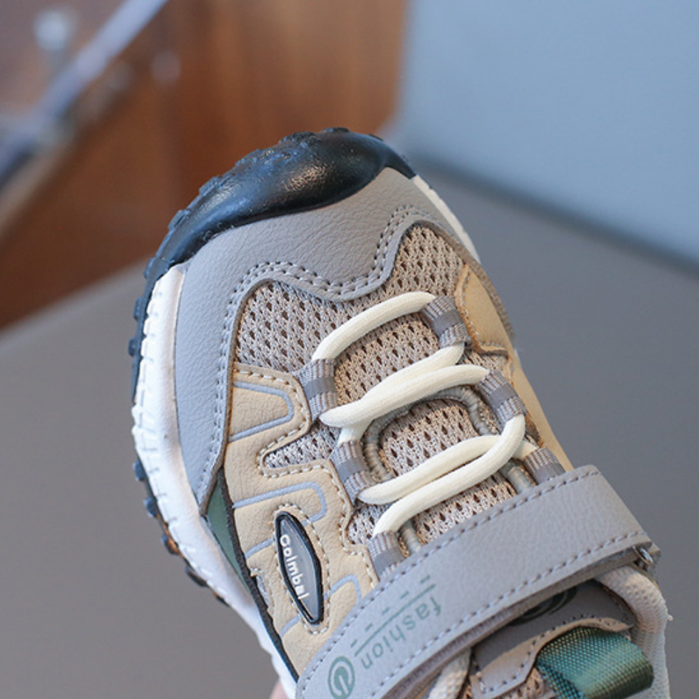 UrbanPlay – Jongens Mesh Sneakers met Klittenband en Antislip Zool