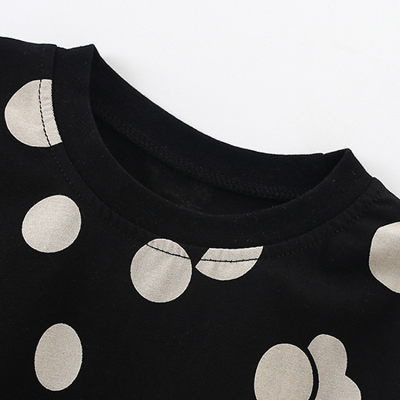 Annika – Bloemen Stippen T-shirt