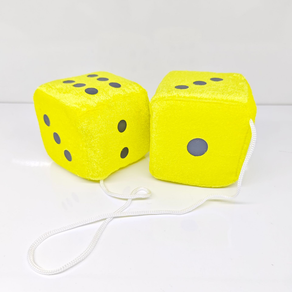 RetroDice – Pluche Dobbelstenen voor Autospiegel