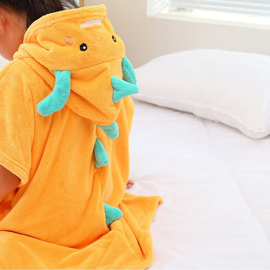 <font dir="auto" style="vertical-align: inherit;"><font dir="auto" style="vertical-align: inherit;">Peignoir de bain portable pour enfants, nouveau style, petit dinosaure, mignon, doux et absorbant, avec capuche.</font></font>