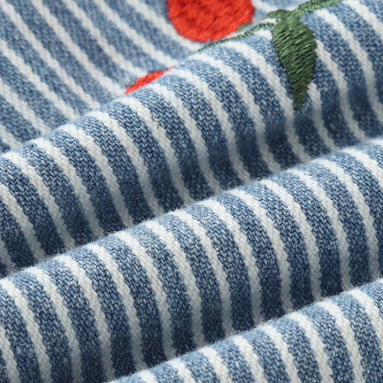 Ronja – Kersen Denim Broekjes