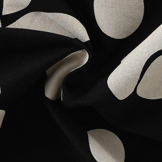 Annika – Bloemen Stippen T-shirt