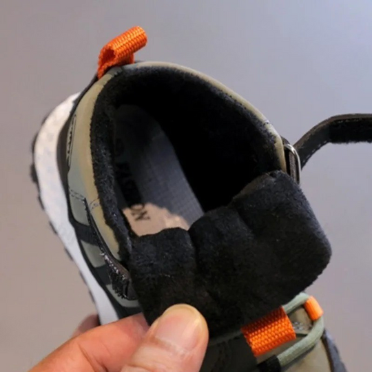 PlayStep™ – Warm, Stijlvol & Robuust Kinder Sneakers