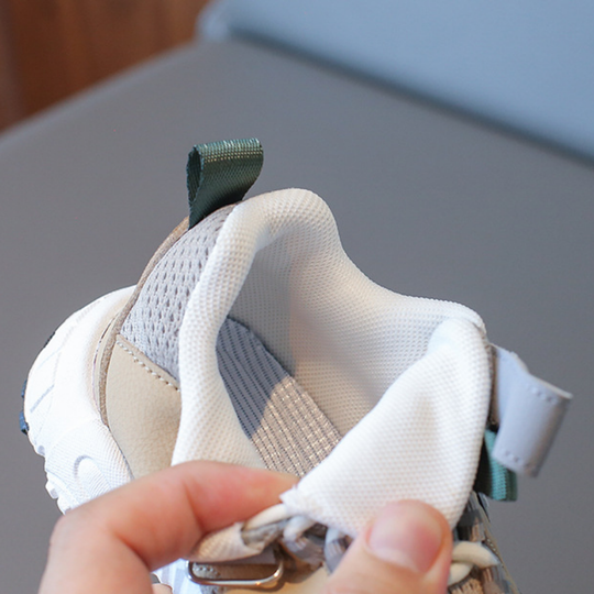 UrbanPlay – Jongens Mesh Sneakers met Klittenband en Antislip Zool