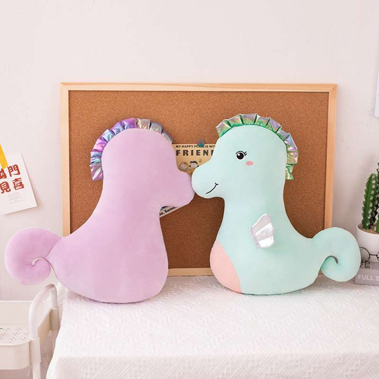 SeaSnuggle™ – Zachte Zeepaardje Knuffel Decoratie