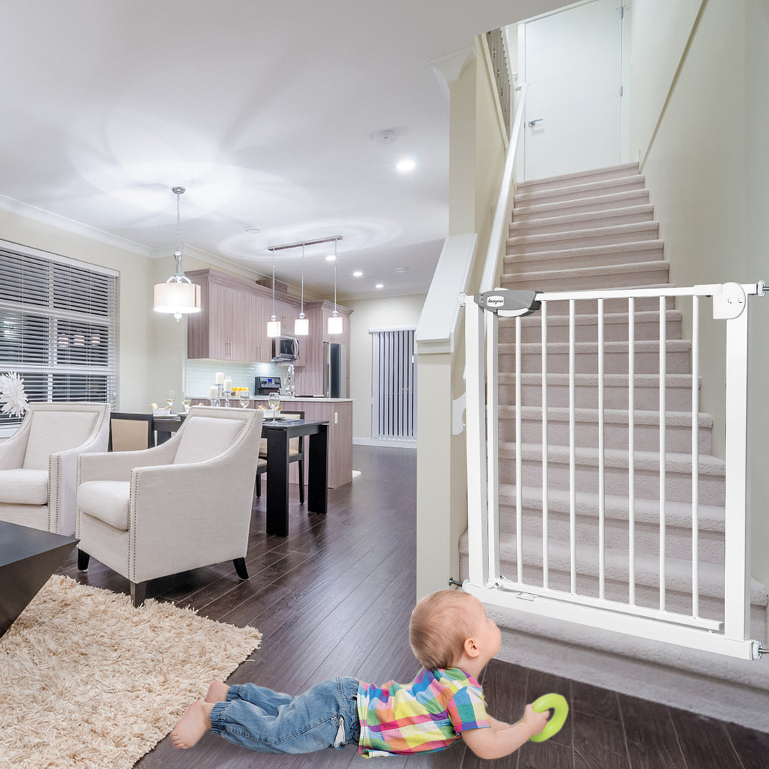 SafeStep™ – Automatisch Sluitend Traphekje – Uitschuifbaar & Boorvrij Veiligheidshek voor Kinderen