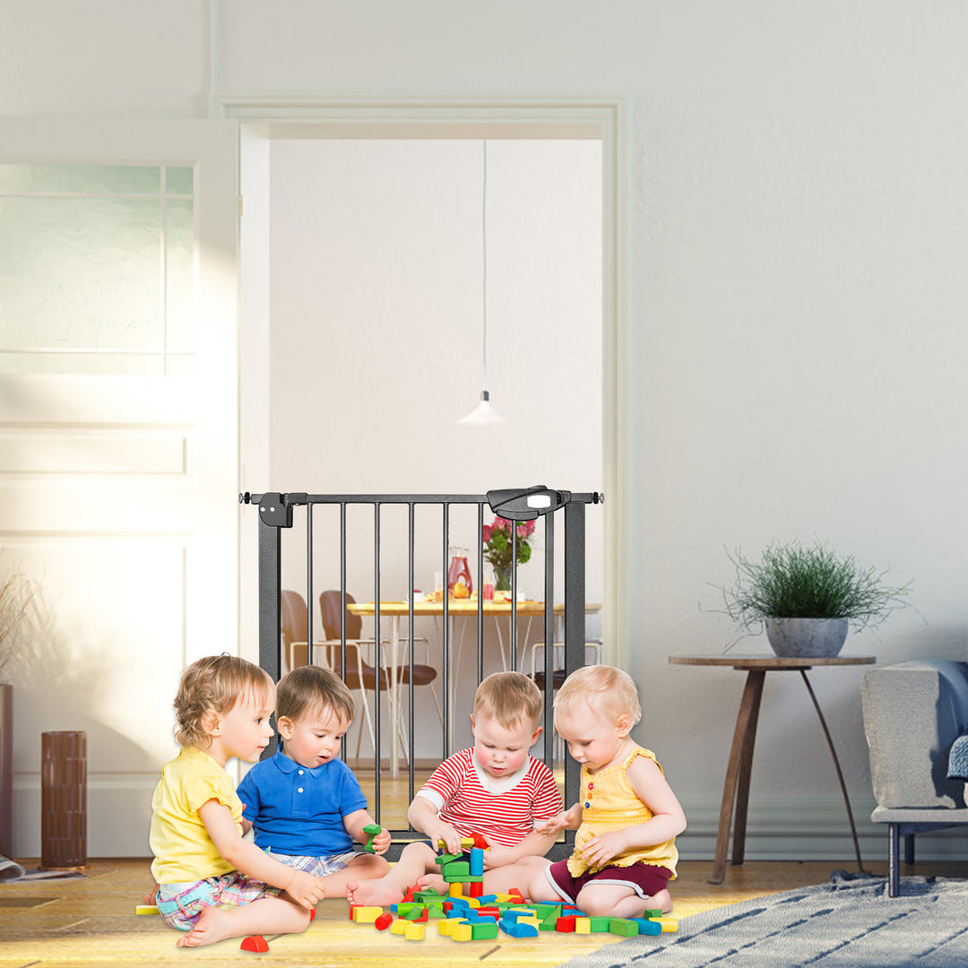 SafeStep™ – Automatisch Sluitend Traphekje – Uitschuifbaar & Boorvrij Veiligheidshek voor Kinderen