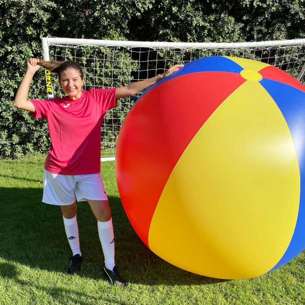 BeachBounce – Driekleurige Opblaasbare Strandbal van 60cm en 80cm