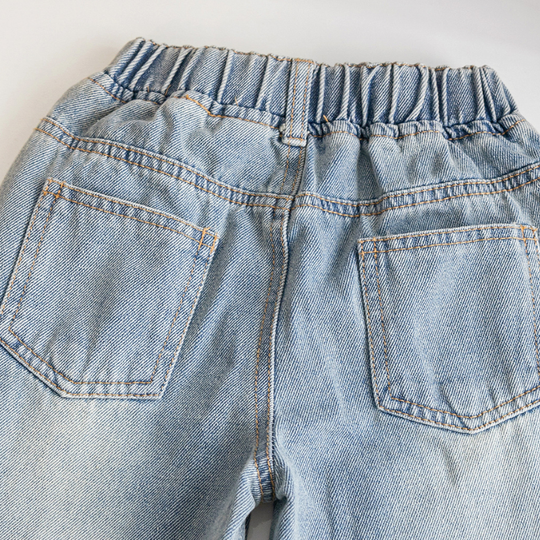 Maelle – Logo Borduur Jeans