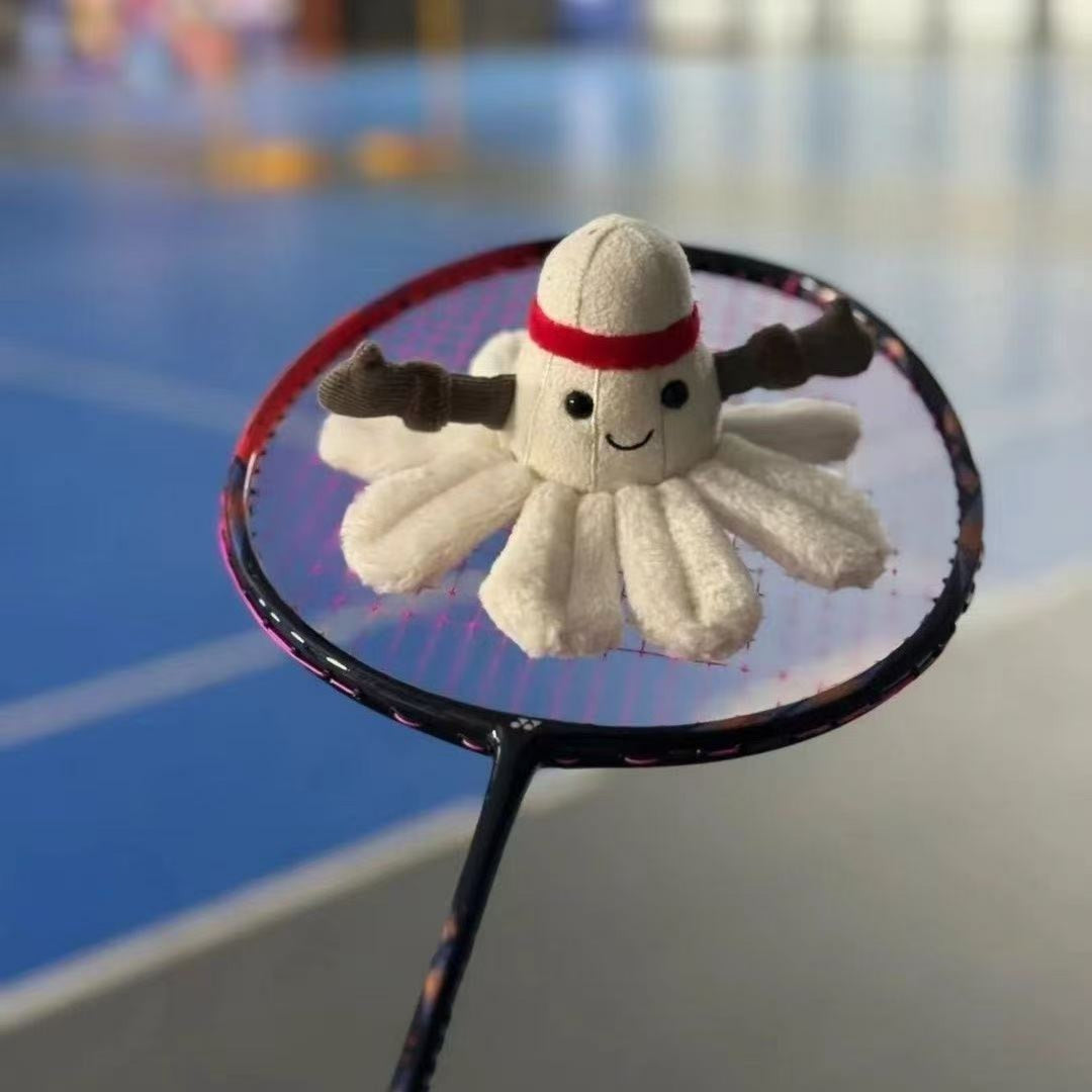 ShuttleBuddy – Badminton Shuttle Knuffel (12 cm)