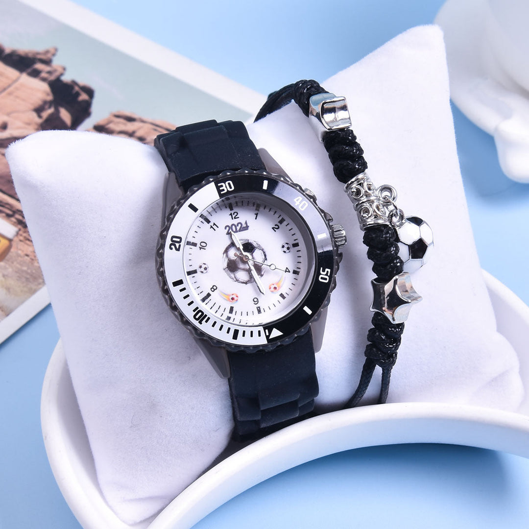 KickTime™ – Kinder Voetbalhorloge & Armband Set – LED Gloeiend Quartz