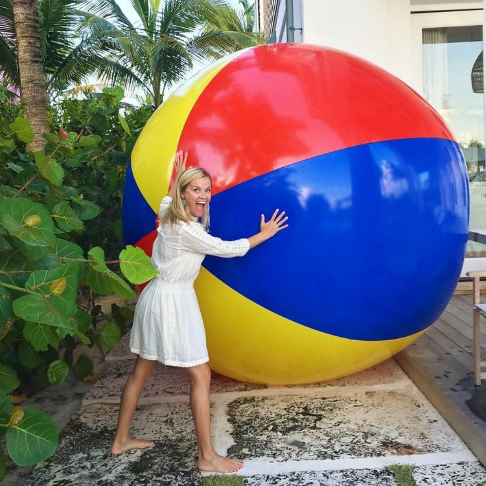 BeachBounce – Driekleurige Opblaasbare Strandbal van 60cm en 80cm