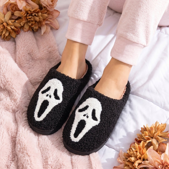 SpookStep – Pluizige Pantoffels met Halloweenmotieven