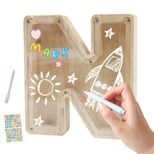 AlphaBank™ – Houten Spaarpot met Alfabet – Kleurrijk & Duurzaam