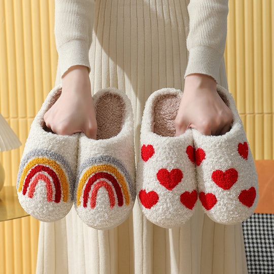 PluisStep – Pluizige Pantoffels met Speelse Motieven