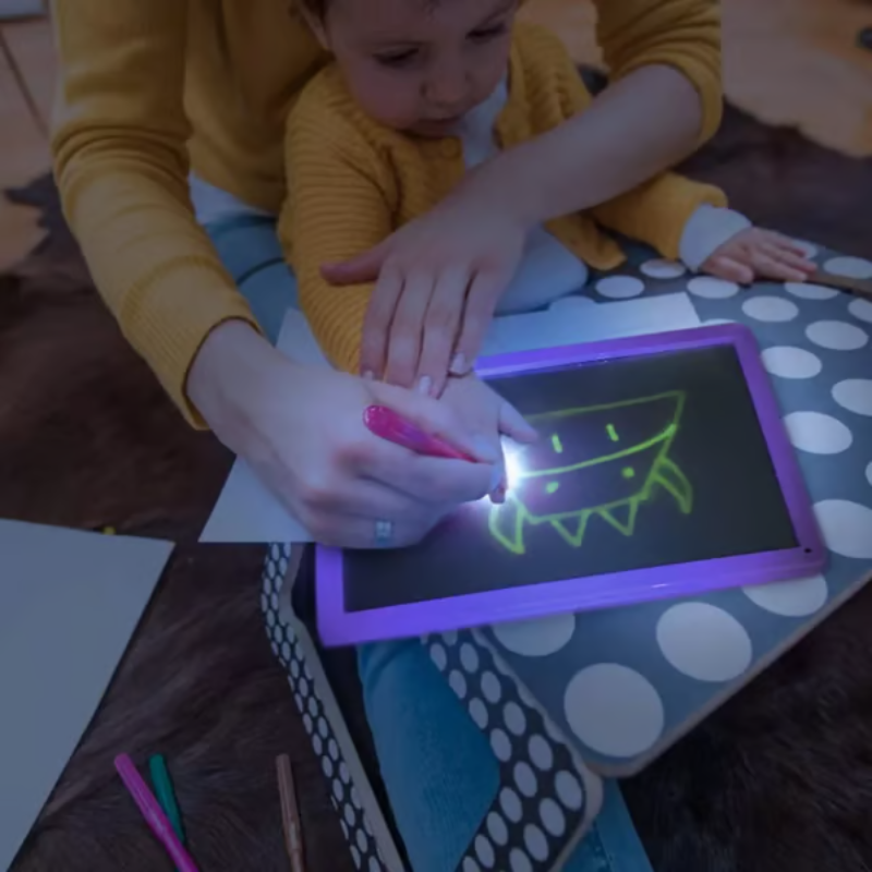 MagicSketch™ – Magisch Tekentablet voor Kinderen met Glowing Lijnen en Herbruikbaar Speelplezier