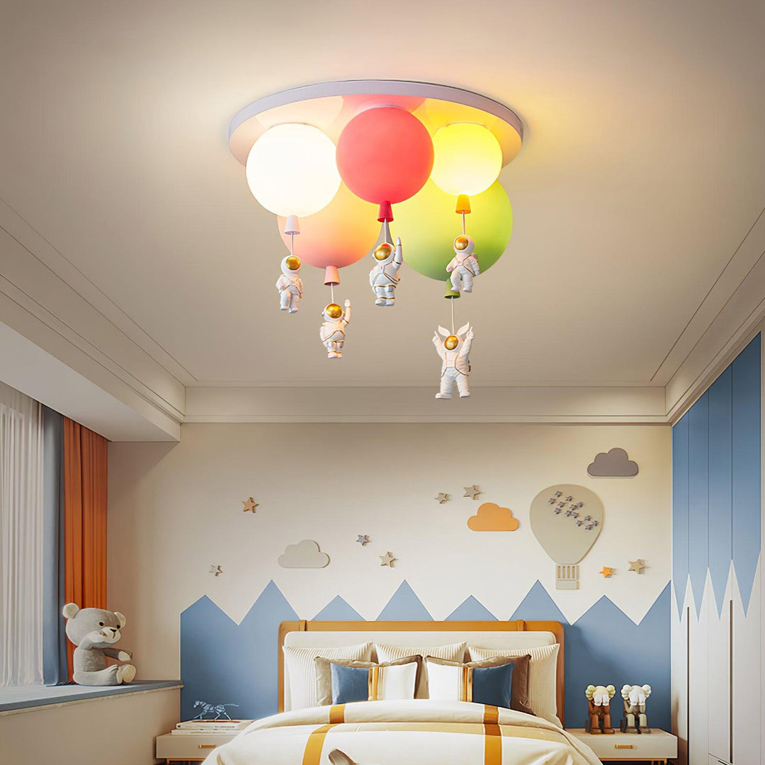 Kleurrijke ballonlamp voor de babykamer