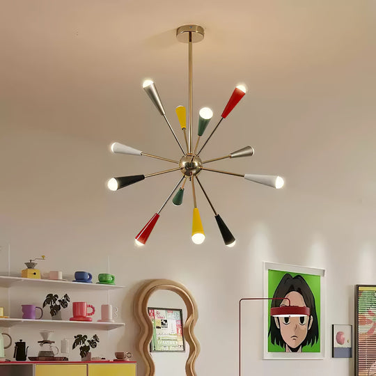 Kleurrijke glazen kroonluchter sfeerverlichting