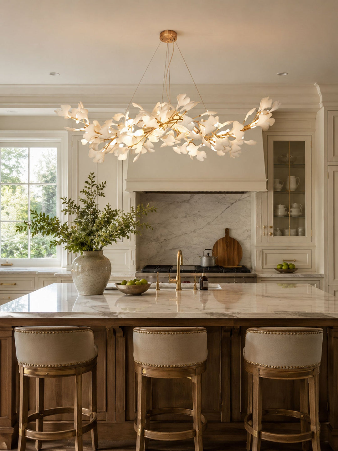Aveline gingko kroonluchter detail goud