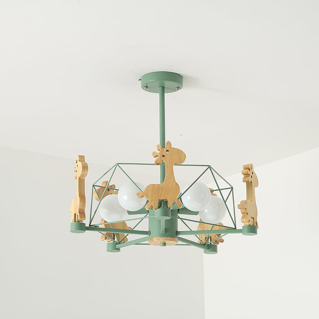 Hanglamp met hert en glazen kap interieur